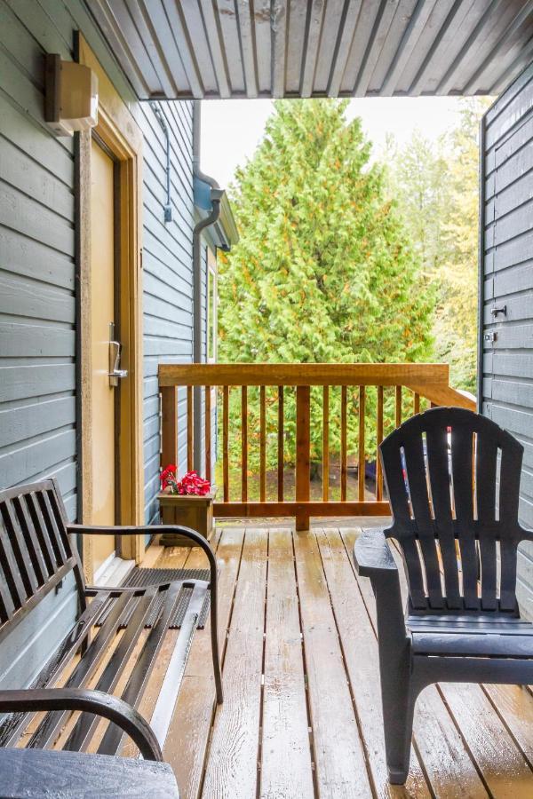 Cute And Cozy, Walk To Gondola Ski In Out Whistler Exterior photo